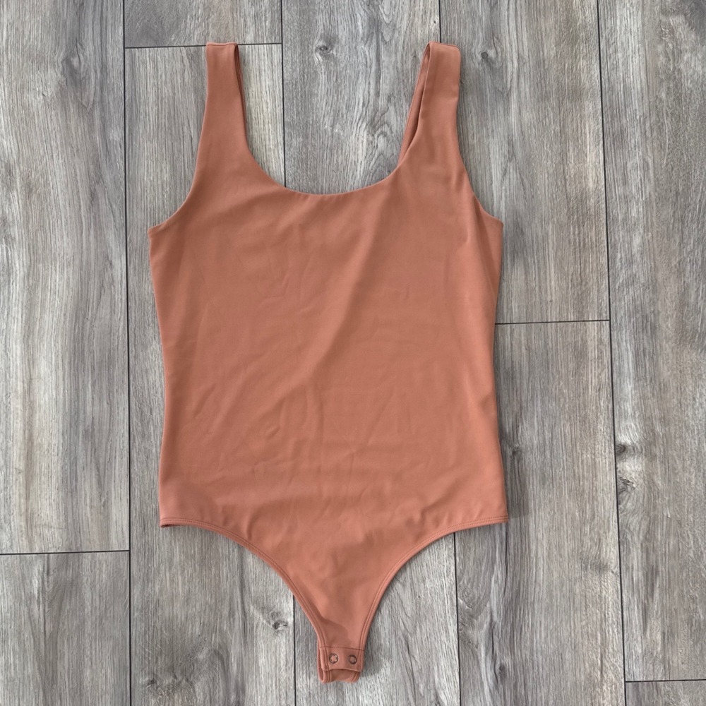 EXPRESS Body Contour Sleeveless Scoop Neck Thong Bodysuit Burnt Orange M